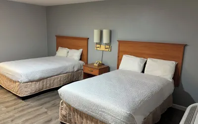 Photo 2 - PACIFIC EXPRESS INN