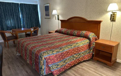Photo 5 - Garden Grove Inn