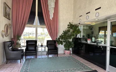 Photo 4 - Garden Grove Inn