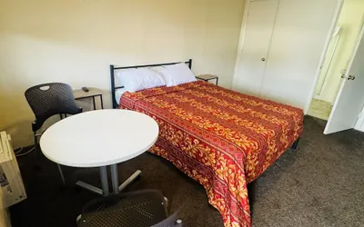 Photo 3 - The Oaks Motel