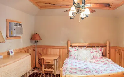 Photo 4 - Hinckleys Dreamwood Cottages