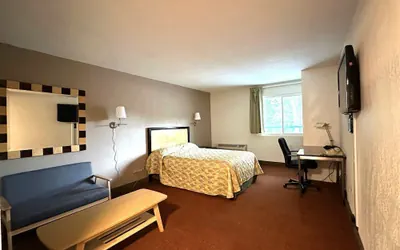 Photo 5 - THE INN- PITTSBURGH