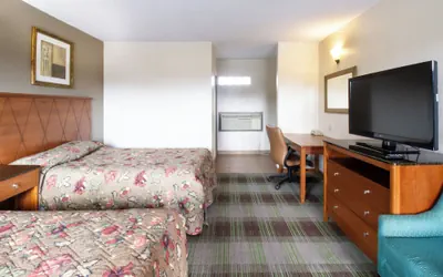 Photo 2 - WHITEHOUSE MOTEL