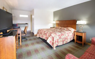 Photo 5 - WHITEHOUSE MOTEL