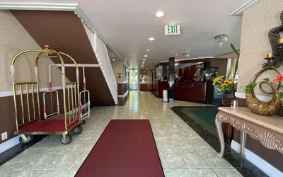 Photo 4 - Hotel Pacific Garden
