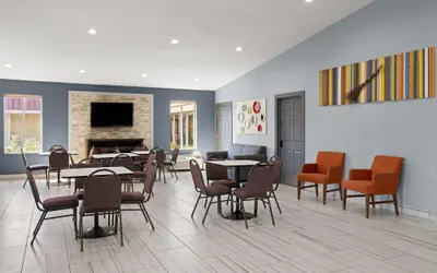 Photo 5 - Super 8 by Wyndham Fort Wayne
