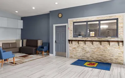 Photo 3 - Super 8 by Wyndham Fort Wayne