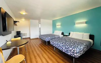 Photo 5 - Beachside Inn