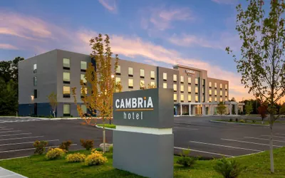 Photo 2 - Cambria Hotel & Suites Plymouth
