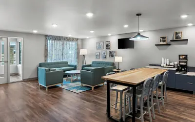 Photo 3 - Woodspring Suites Newington - Hartford South