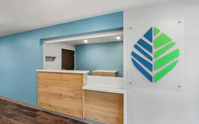 Photo 2 - Woodspring Suites Newington - Hartford South