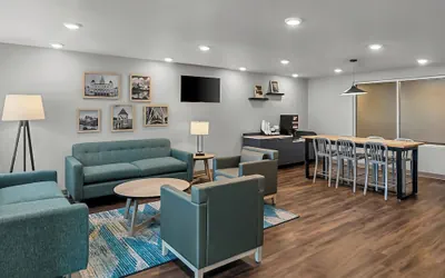 Photo 4 - Woodspring Suites Newington - Hartford South