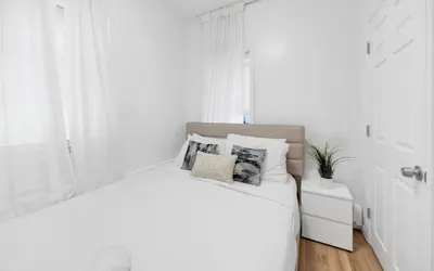 Photo 2 - Luxury 3 BR Near NYC with Easy Parking