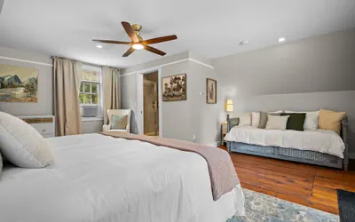 Photo 4 - The Aurora Inn & Cottages