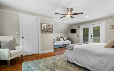 Photo 5 - The Aurora Inn & Cottages