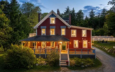 Photo 2 - The Aurora Inn & Cottages