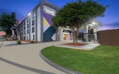 Photo 2 - Spark By Hilton Grand Prairie