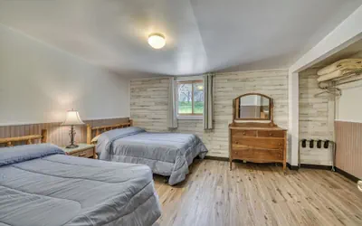 Photo 4 - Edgewater Resort
