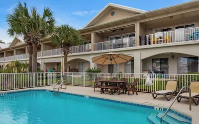 Photo 2 - .2 Miles From Beach, Bright and Modern Townhome, 3bd, 3bth