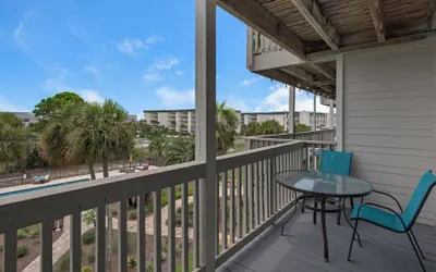 Photo 2 - 2 Minutes To The Beach & Dog Friendly - Sleeps 4