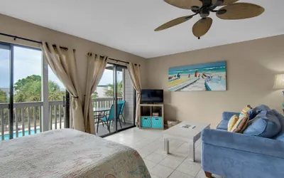 Photo 4 - 2 Minutes To The Beach & Dog Friendly - Sleeps 4