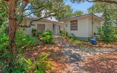 2 Minutes to the Beach; Close to Seaside, Vintage Cottage in Old Seagrove