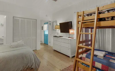 Photo 3 - 2 Minutes to the Beach; Close to Seaside, Vintage Cottage in Old Seagrove