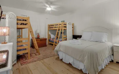 Photo 5 - 2 Minutes to the Beach; Close to Seaside, Vintage Cottage in Old Seagrove