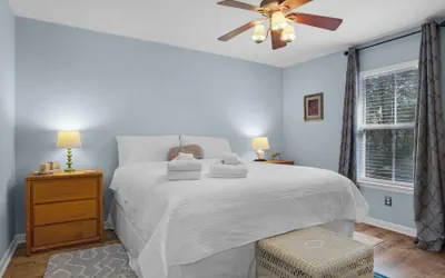 Photo 3 - Pet Friendly Beach Home; 2 Minutes to Beach & Eastern Lake