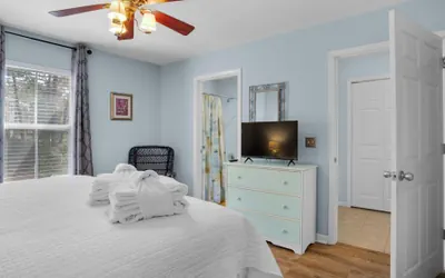 Photo 4 - Pet Friendly Beach Home; 2 Minutes to Beach & Eastern Lake