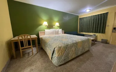 Photo 4 - Antler's Inn