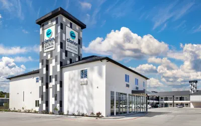 Photo 2 - Clarion Pointe Spring - Houston North