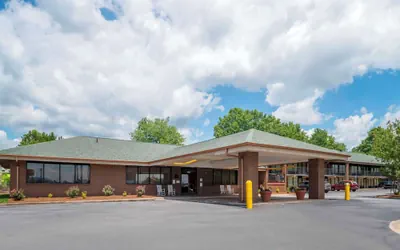 Photo 2 - Quality Inn near Speedway