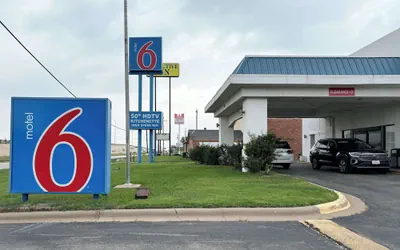 Photo 2 - Studio 6 Abilene, TX – East