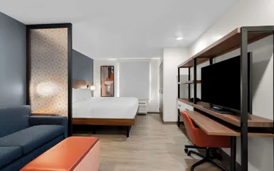Photo 2 - Everhome Suites Glendale Sports Entertainment District