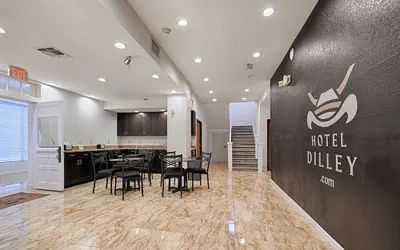 Photo 2 - Hotel Dilley Grand