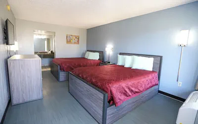 Photo 3 - Express Inn