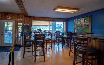 Photo 4 - Riverboat Inn and Suites