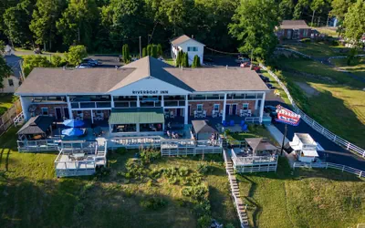 Photo 2 - Riverboat Inn and Suites