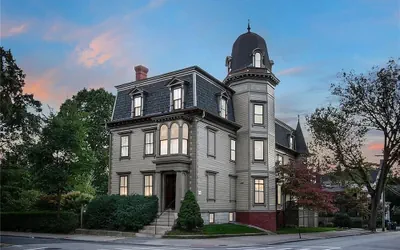 Photo 2 - The Underwood-Hale House