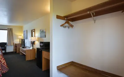 Photo 5 - Cap Sante Inn