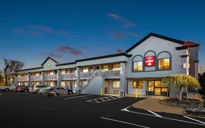 Photo 2 - Bellmawr Economy Inn