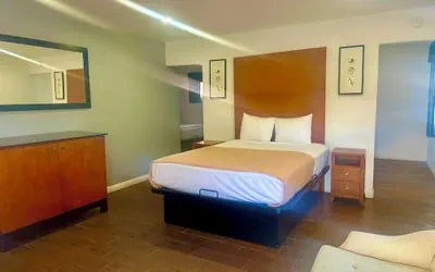 Photo 5 - Oceanside Inn & Suites