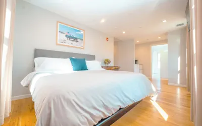 Photo 3 - Hampton Bays Hotel on Main