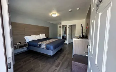 Photo 2 - Sands Motel