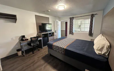 Photo 4 - Sands Motel