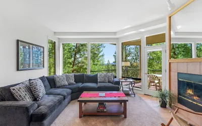Photo 2 - Frosty Summit Condo at Mount Bachelor