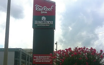HomeTowne Studios by Red Roof Richmond - Airport/Sandston