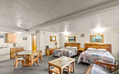 Photo 5 - Willamette Pass Inn