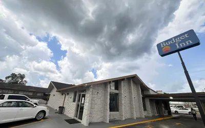 Photo 2 - Budget Inn